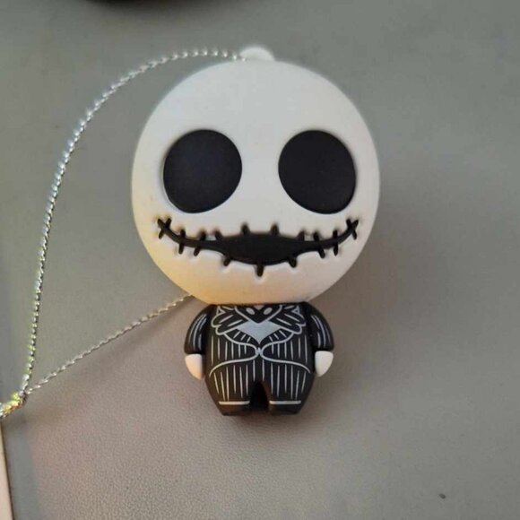 Jack Soda Pop Funko comes with a Jack Funko ornament - Picture 3 of 4